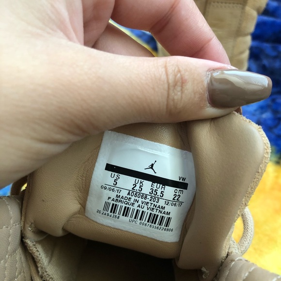 RARE Jordan 12 beige and gold - Picture 7 of 7